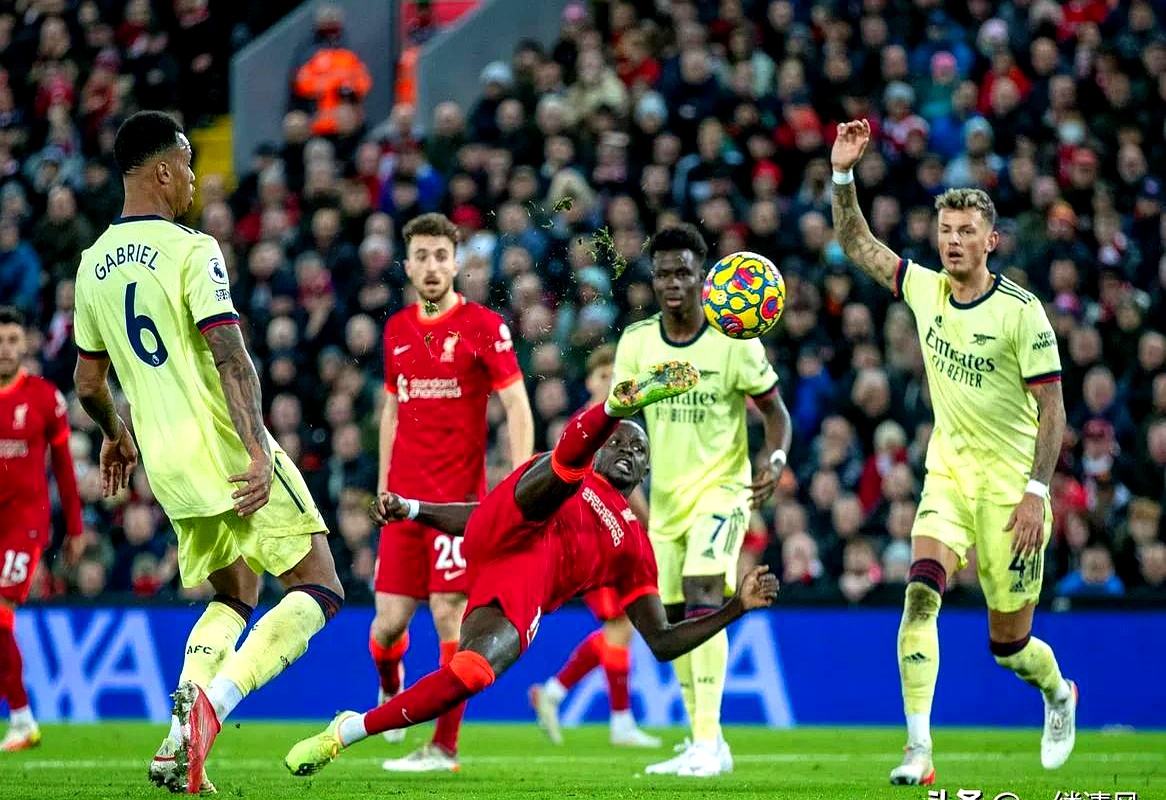 DB gaming-足球联赛球员在比赛中的体力消耗引人注目