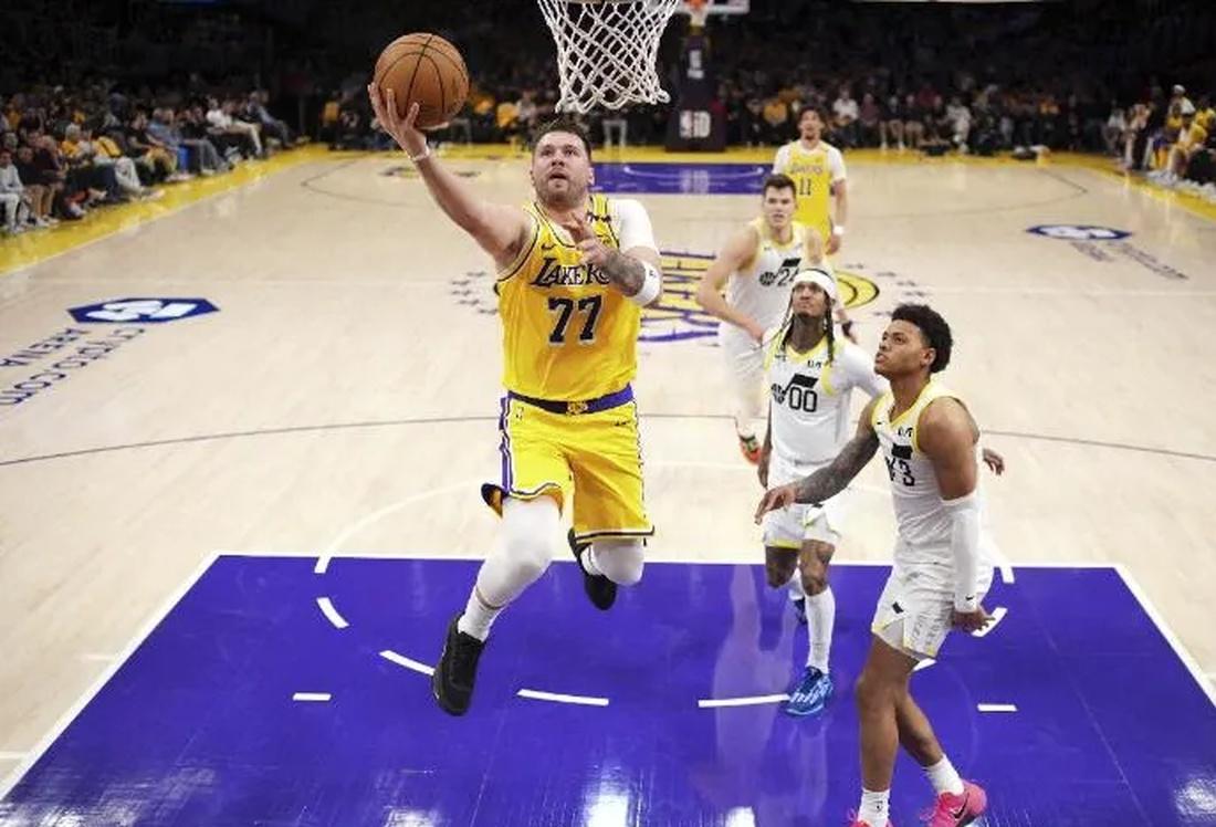 黄蜂队绝杀对手,荣耀回归主场 黄蜂队绝杀对手,荣耀回归主场