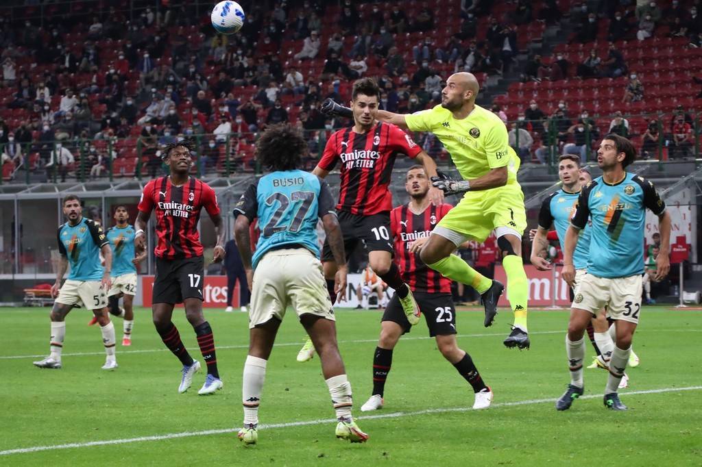 DB彩票试玩-佛罗伦萨硬战逼平，保住不败纪录