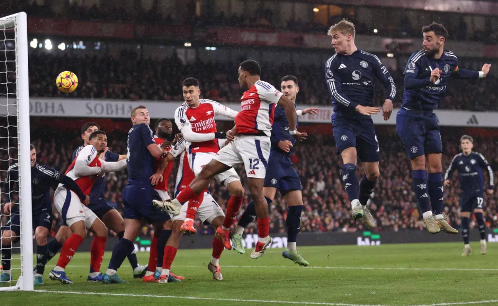 曼联翻盘取胜，继续保持不败