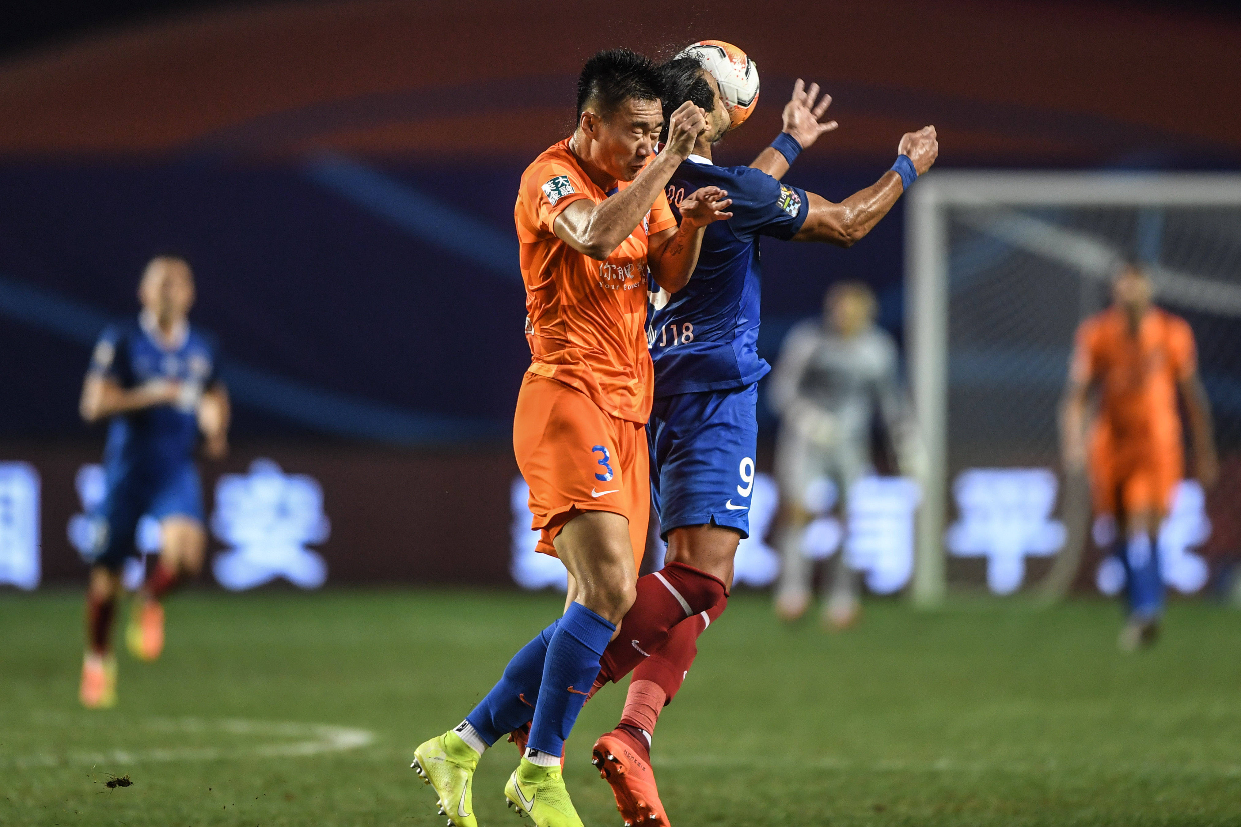 建业客场战平山东鲁能，双方握手言和