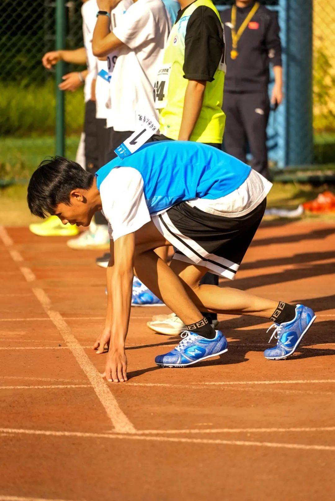 -不甘示弱！球队在比赛中展现出的顽强意志