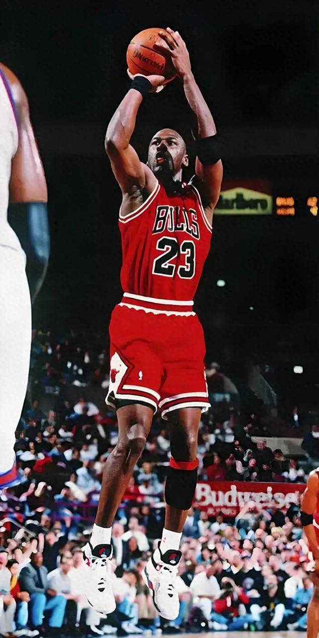 传奇球员退役:篮球史上最伟大的球员之一离场的简单介绍 传奇球员退役:篮球史上最伟大的球员之一离场的简单介绍