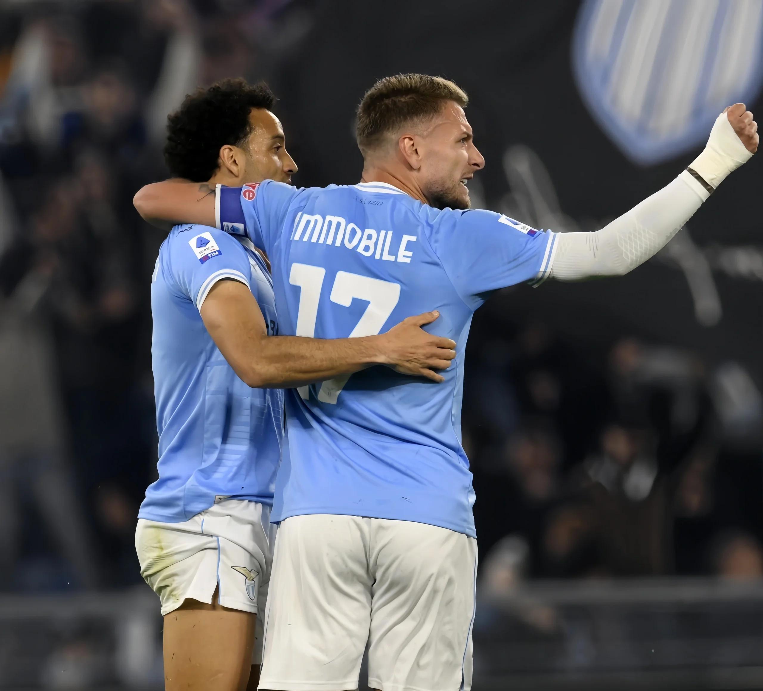 国际豪门球队对决，场面火爆