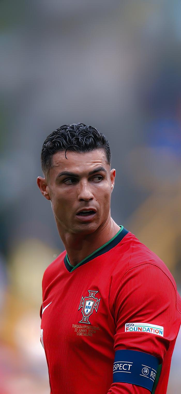 克里斯蒂亚诺罗纳尔多带领葡萄牙冲击冠军