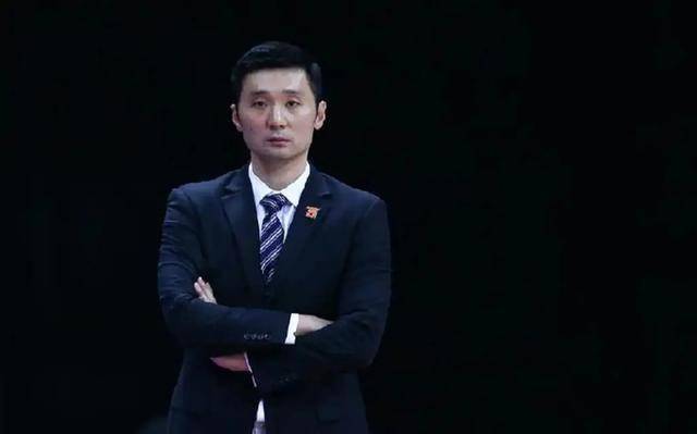 主教练战术大调整,球队迎来新气象 主教练战术大调整,球队迎来新气象