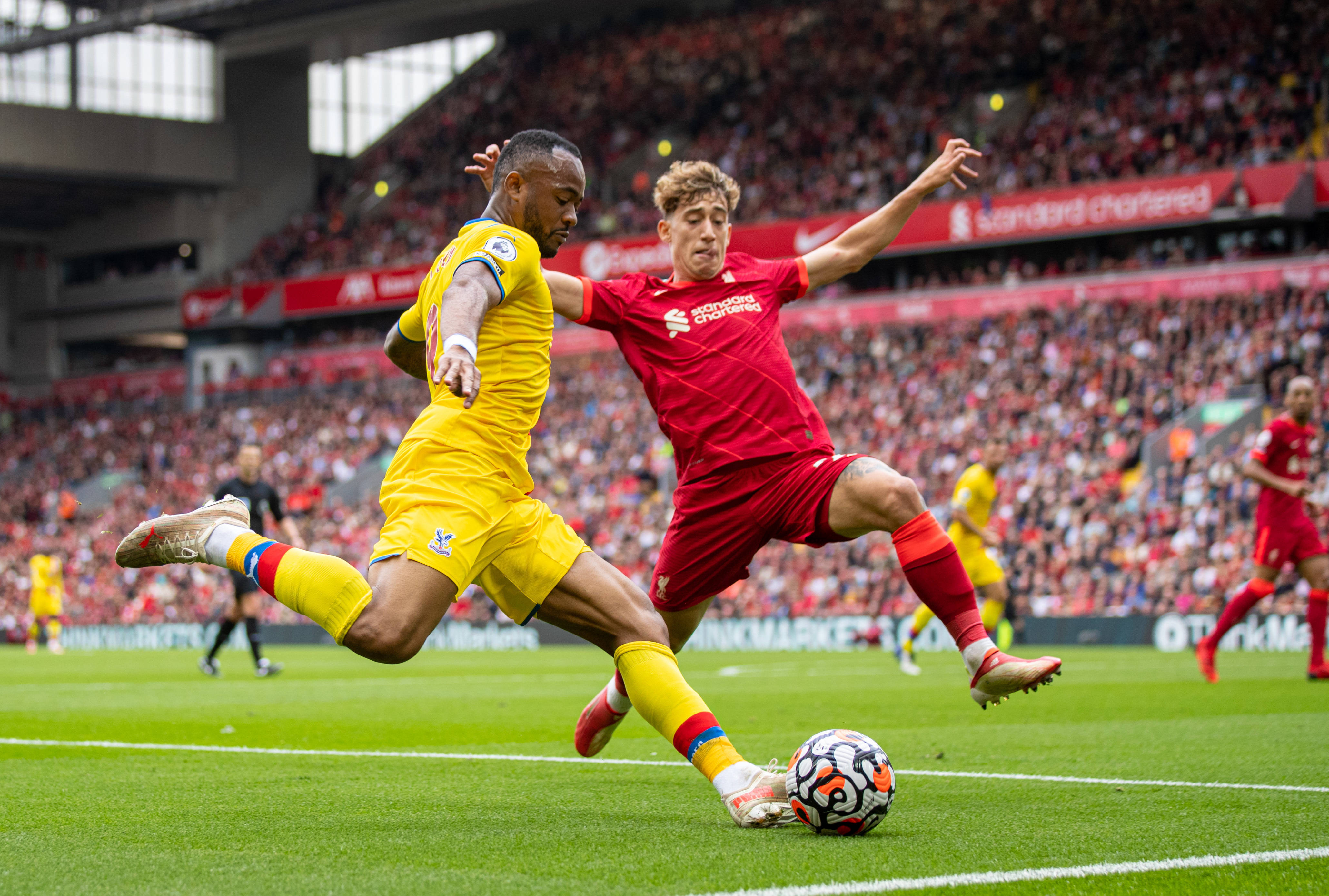 DB彩票入口-曼联传球精准，英超传统强队再掀巅峰