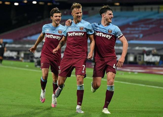 包含瓦特福德连胜终结，球队战绩出现波动的词条