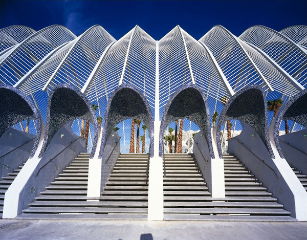 -瓦伦西亚顽强战胜，表现令人瞩目