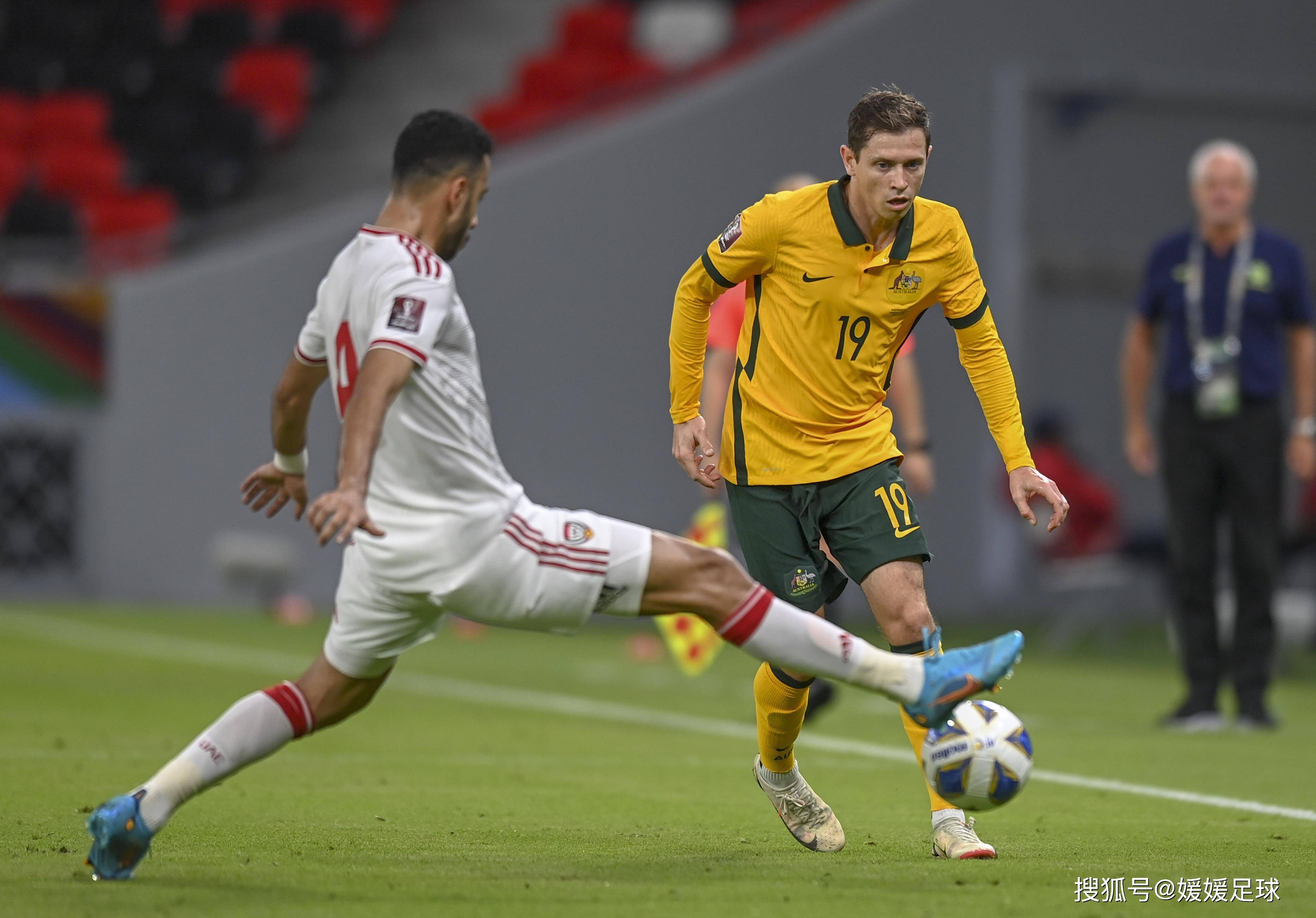 DB彩票官网-足球比赛中的顶尖对决吸引眼球