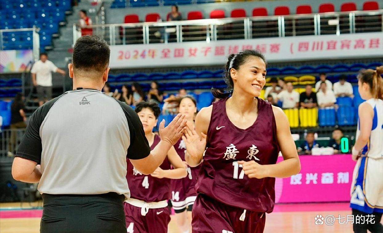 瑞士新生力量崭露头角，助攻破门轻松取胜