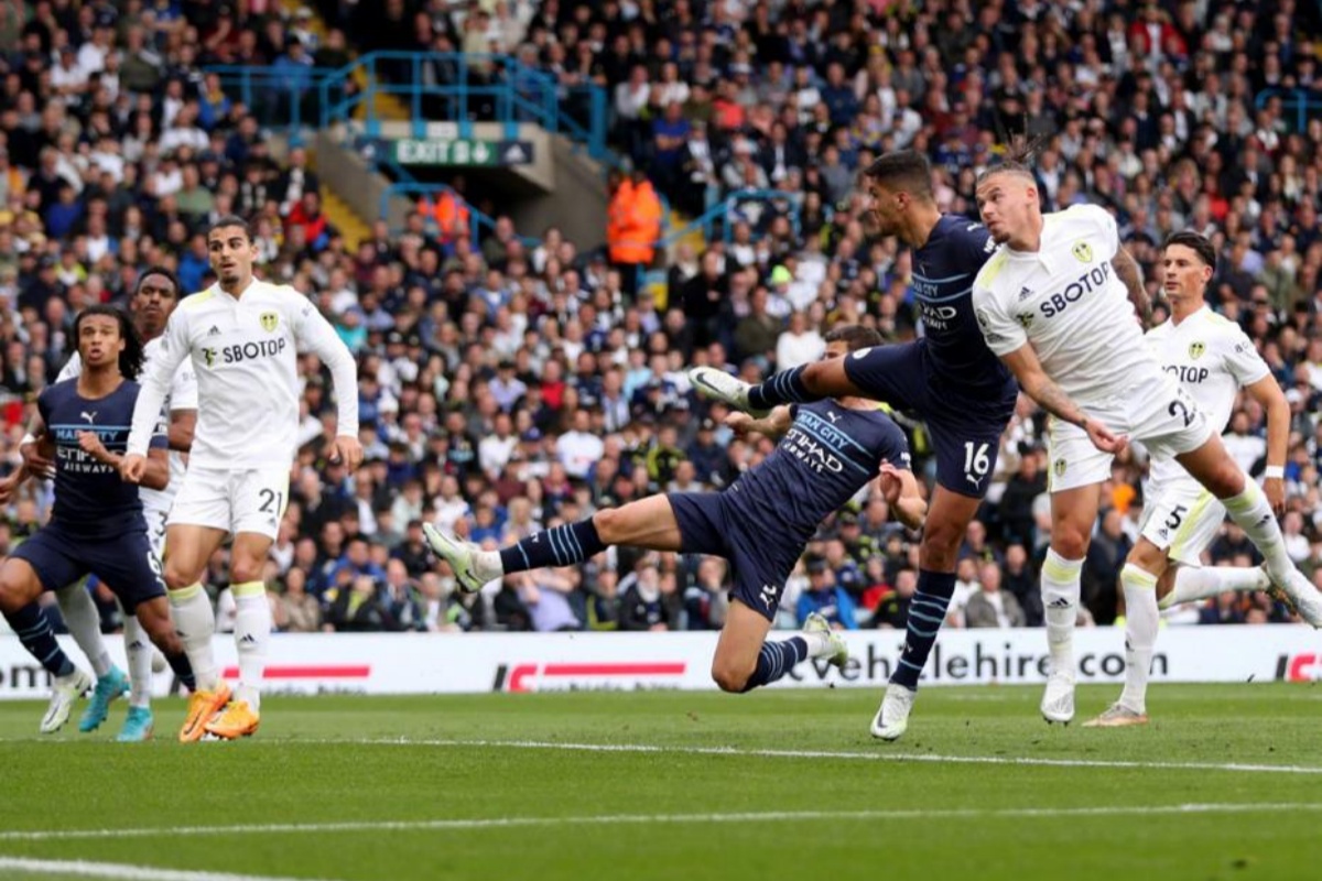 关于曼城大胜在望，欧冠四强席位近在咫尺的信息