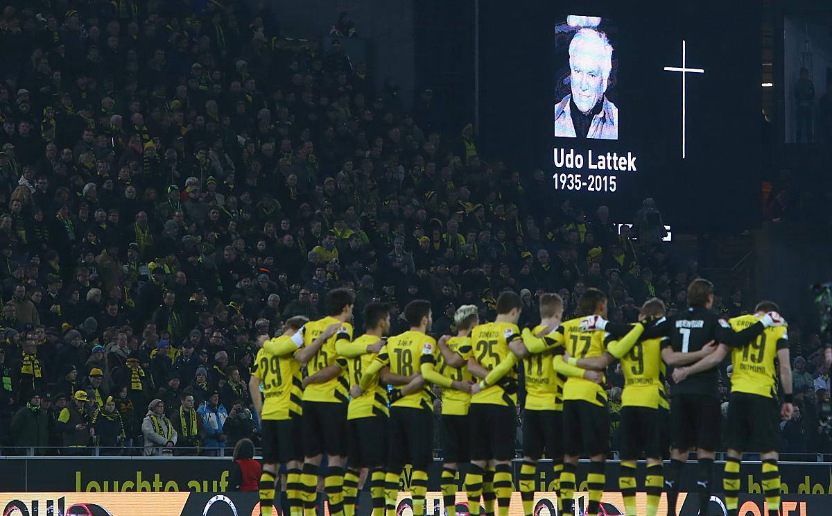 DB彩票平台-包含多特蒙德客场不敌里昂，升至小组第二的词条