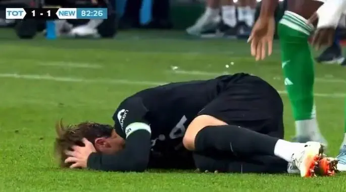 -关于热刺遭遇不利，球迷心情低落的信息