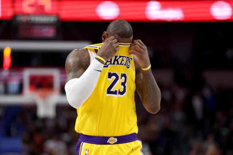 DB彩票入口-湖人大胜独行侠，詹皇轰下三双