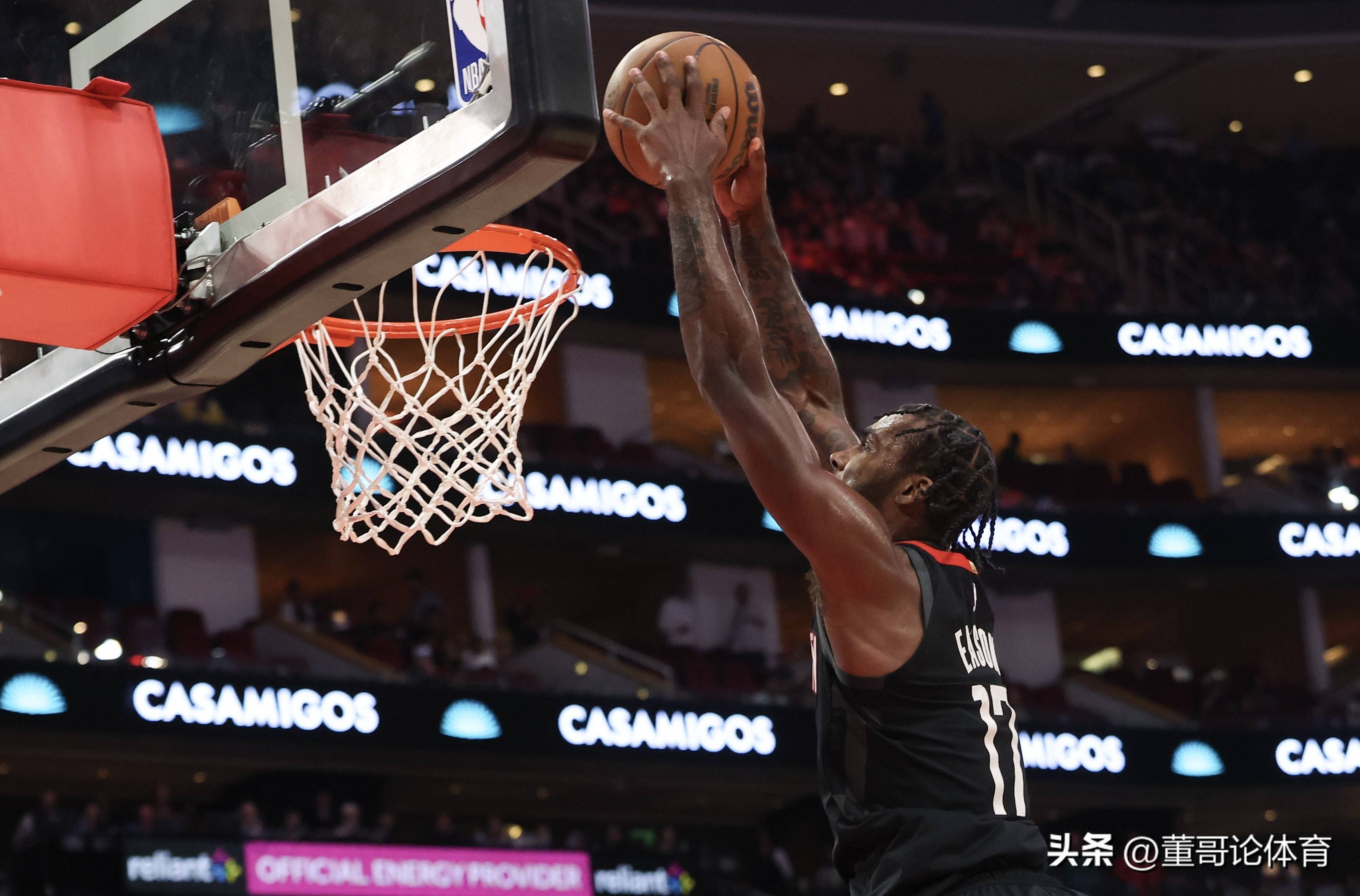 火箭惊险击败76人,取得六连胜 火箭惊险击败76人,取得六连胜