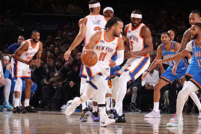 包含尼克斯主场大胜黄蜂，止住连败的词条