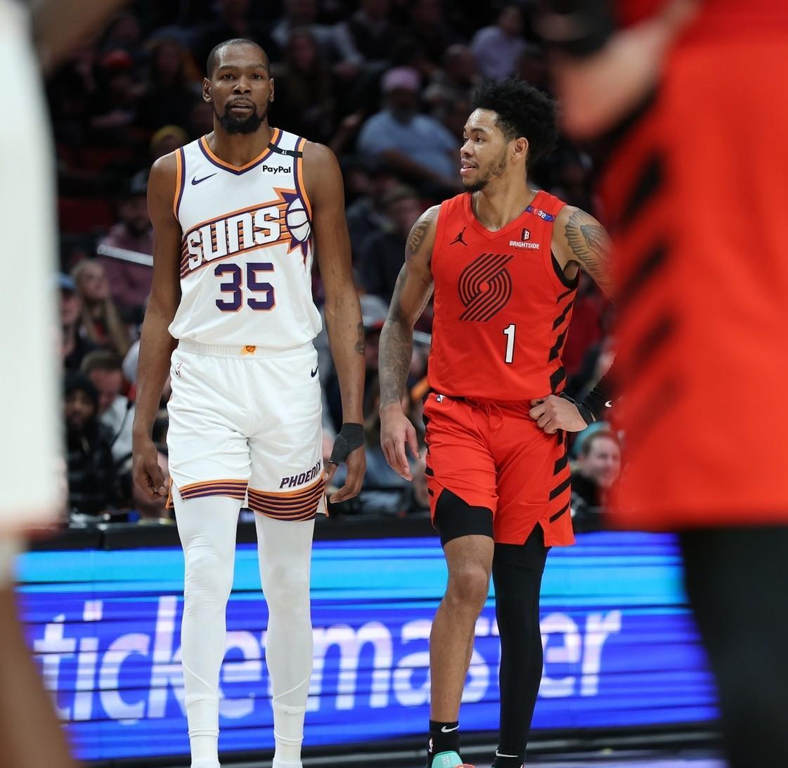 开拓者主场击败马刺，提前晋级