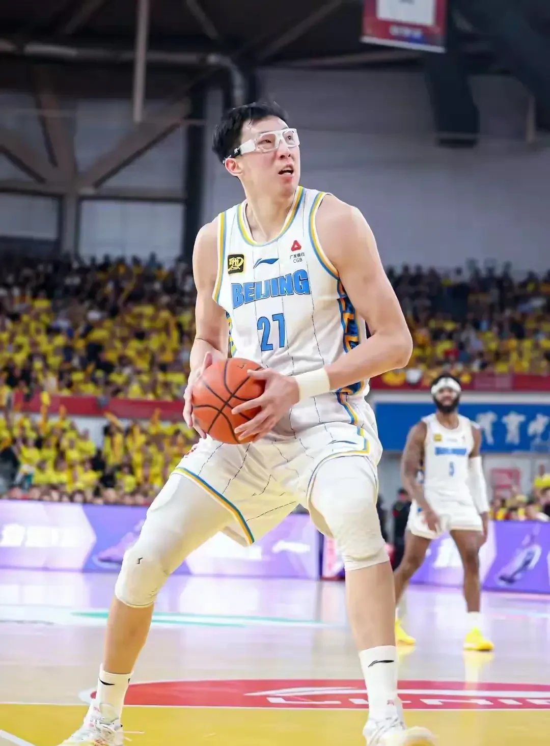 -关于福建迎来与广厦的比赛，谁将占据上风？的信息